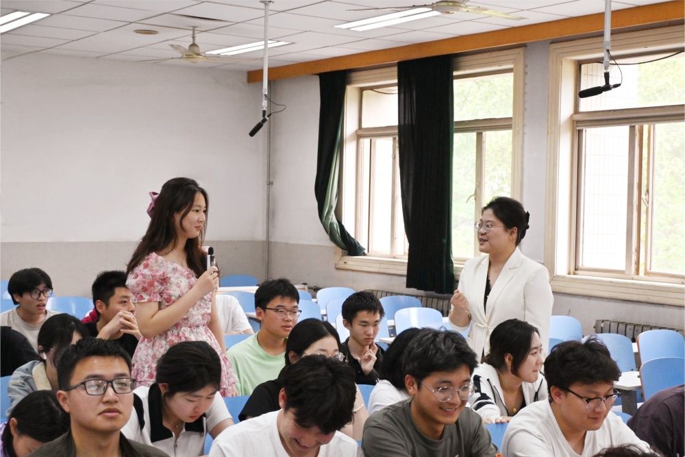 7学生互动_副本.jpg