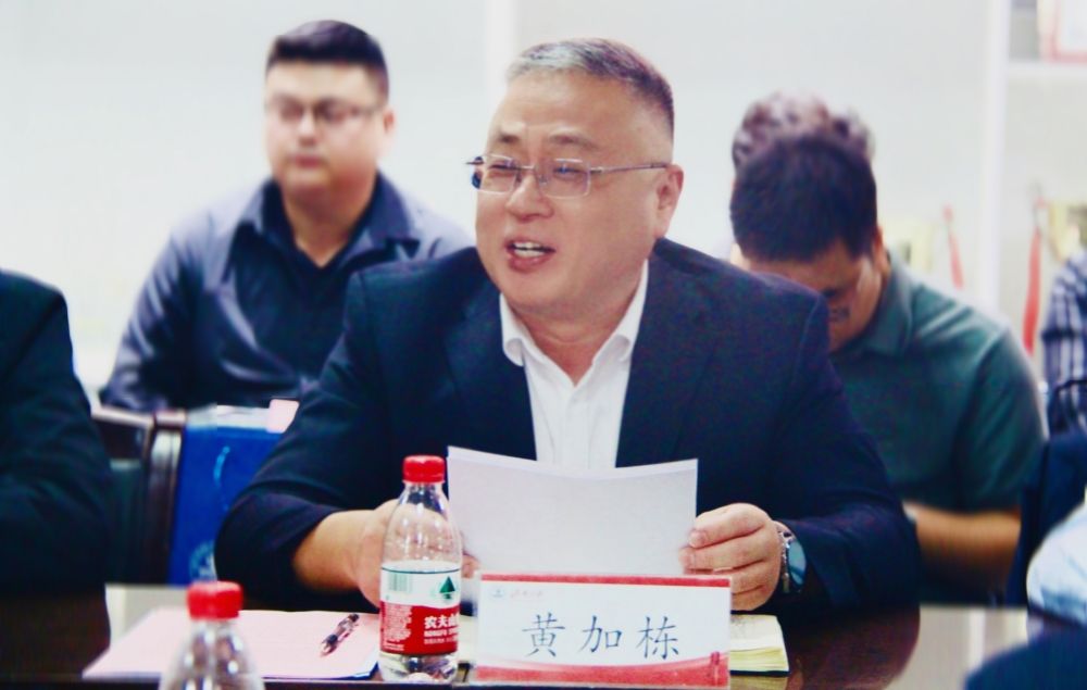 黄校长讲话_副本.jpg